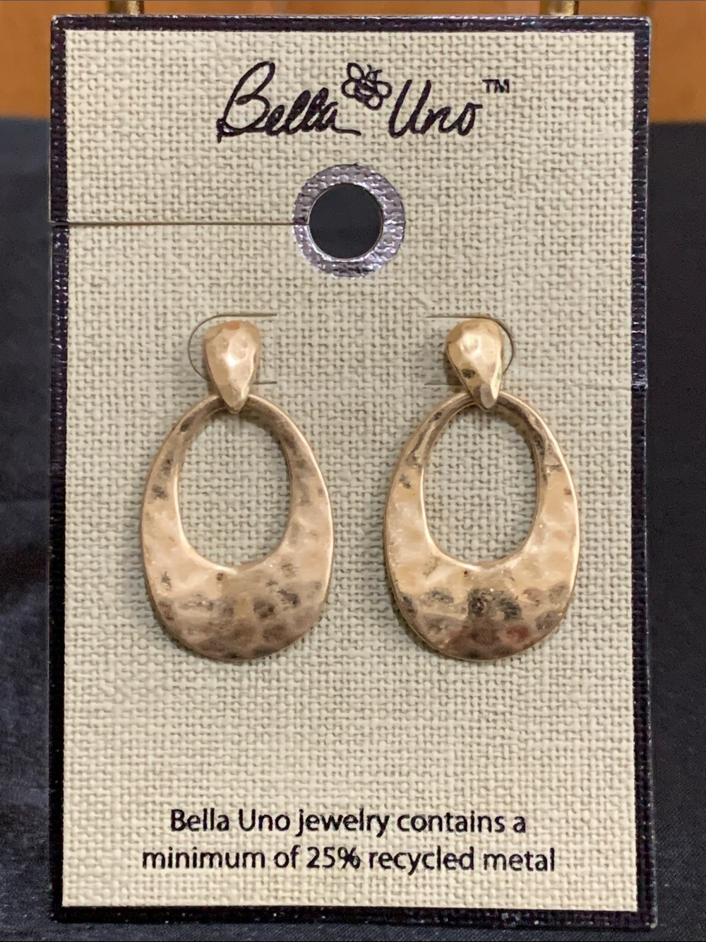 NWT Bella Uno gold tone hammered earrings